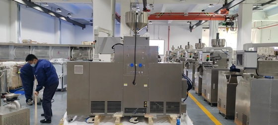 Equipo de fabricación de cápsulas de gel blando de acero inoxidable Equipo de pantalla táctil Operación 1-10rpm Velocidad de rodadura a presión 5.5kw Potencia