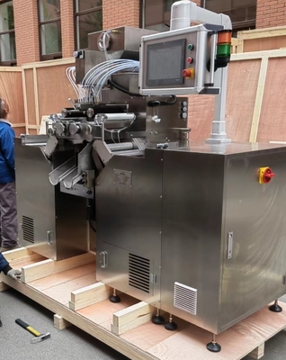 Servo control de acero inoxidable Máquina de cápsulas suaves Velocidad 1-10rpm 5.5kw